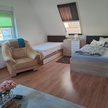 Monteur- Und Ferienwohnung In Hainichen - Obergeschoss Oder Dachgeschoss - Familie Weber Bockendorf Esterno foto