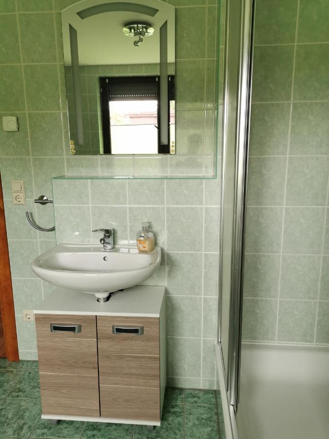 Monteur- Und Ferienwohnung In Hainichen - Obergeschoss Oder Dachgeschoss - Familie Weber Bockendorf Esterno foto